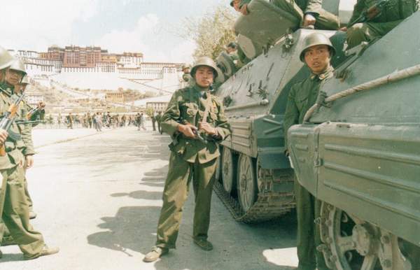 martial_law_lhasa1989.jpg